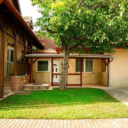 Apartman Bor, Villa, Sóstó